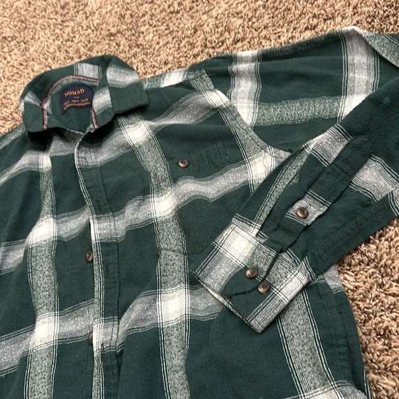 Mens Nomad Green plaid long sleeve button up - S - Picture 3 of 6